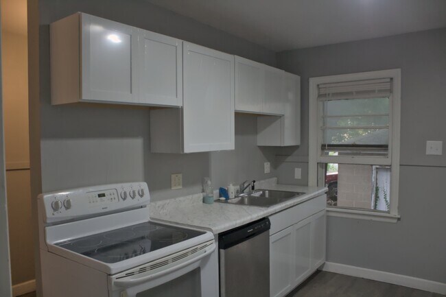 Photo - 304 W Columbia Ave Unit 1E