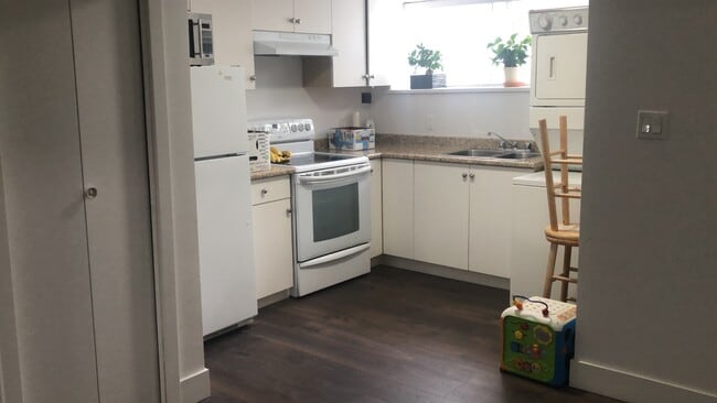 Building Photo - 33188 Brundige Ave Unit BSMT33186