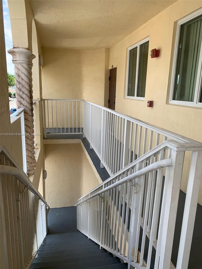 Photo - 1536 SE 26th St Unidad 205