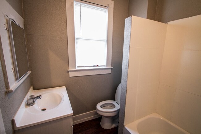 Photo - 512 Cooper St