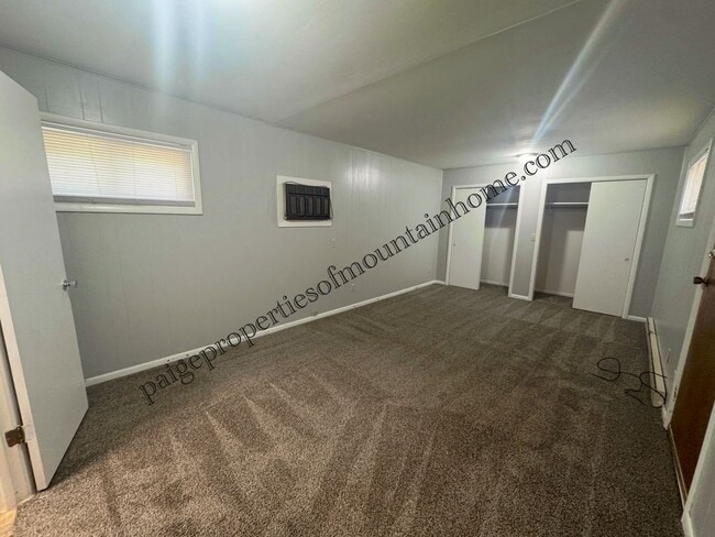 Photo - 501 Lynette Ave