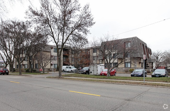 Xerxes Manor Apartments - Xerxes Manor Apartments