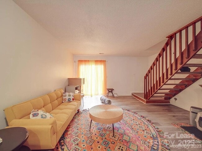 Photo - 4044 Briarhill Dr