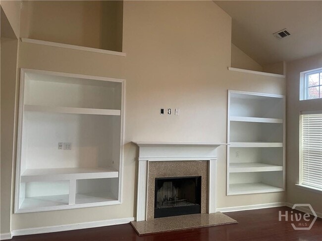 Building Photo - 303 Grasslands Dr