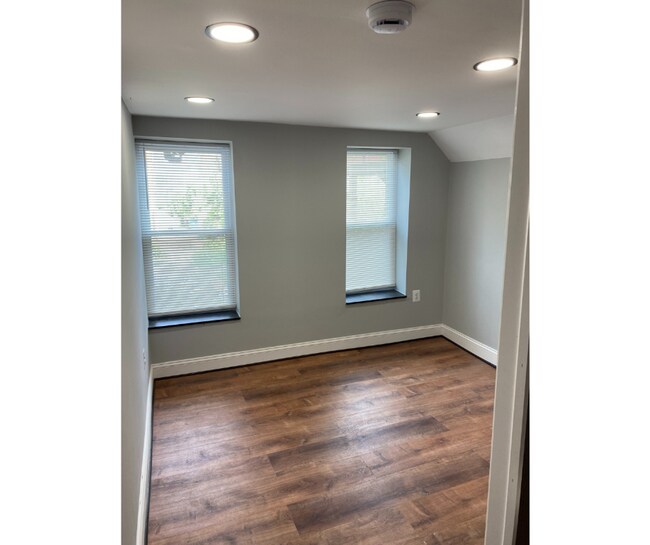 Photo - 1211 Poplar Grove St Unit 2B Available $800