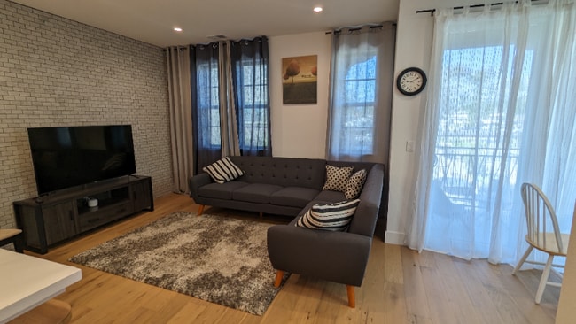 Photo - 1343 W Middlefield Rd