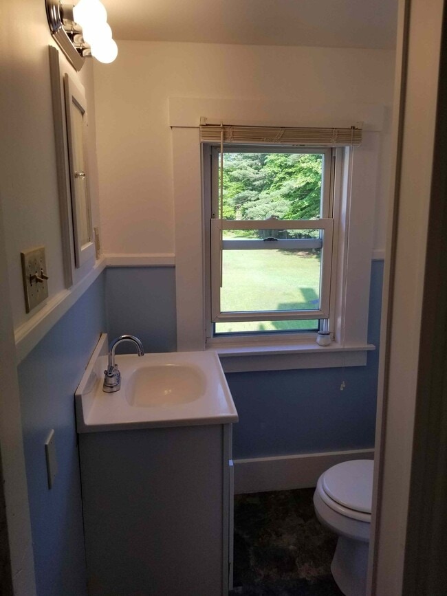 151 Wakefield St Unidad B