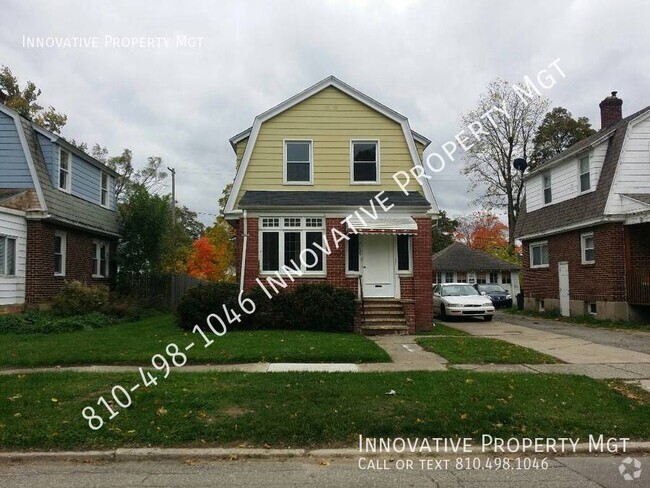 Building Photo - Spacious 4 bedroom, 1 1/2 bath home!