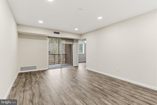 Building Photo - 598 Belmont Ave Unit G203