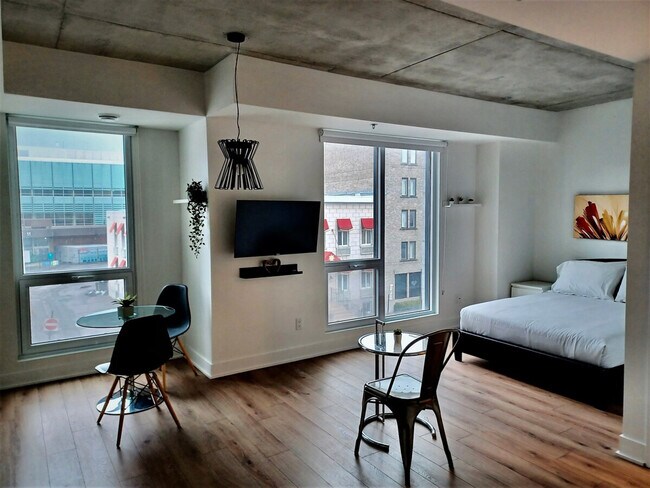 Photo - 1659 Rue Saint-Christophe Unit SI ID1318616P