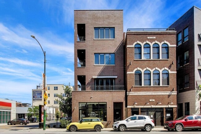 Building Photo - 2342 W North Ave Unit 401