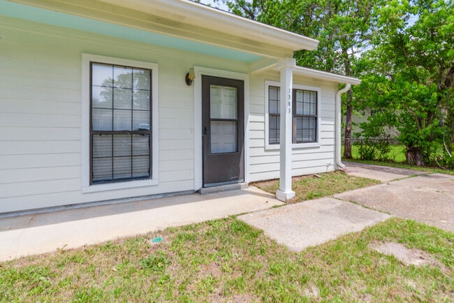 Photo - 1308 Keturah St