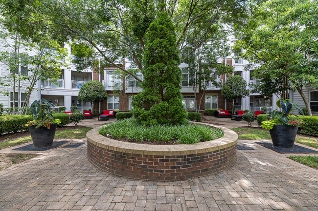Oberlin Court Apartments