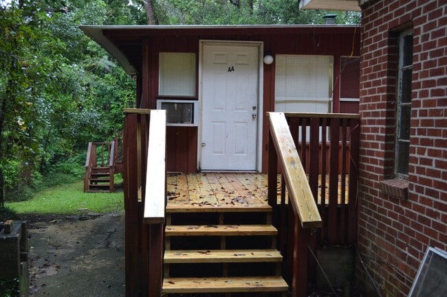 Building Photo - 2205 Amelia Cir Rental