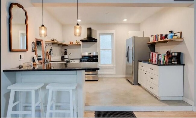 Building Photo - 610 Adams St NE Unit 1 Rental
