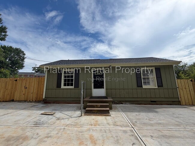 Photo - 1868 Quarry Rd