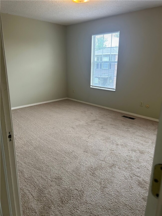 Photo - 1009 SE J St