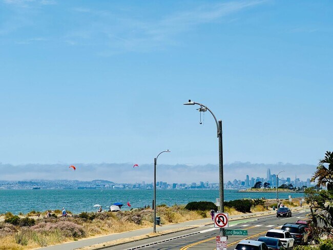 Photo - Incredible Luxury Beach House with Views, Steps to the Ocean in Alameda