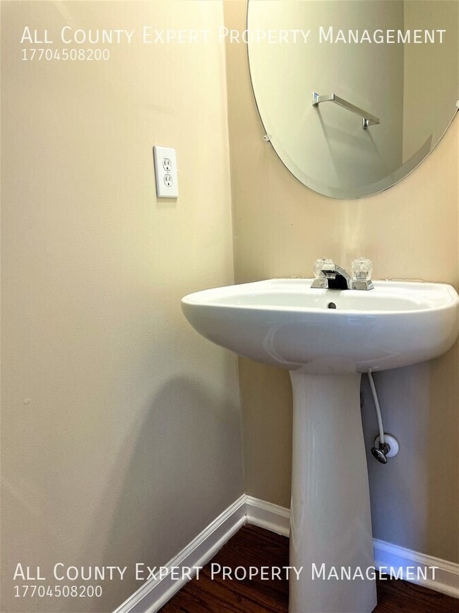 Photo - 520 Lazy River Ln
