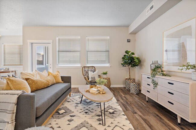 Photo - Mason Creek Apartments