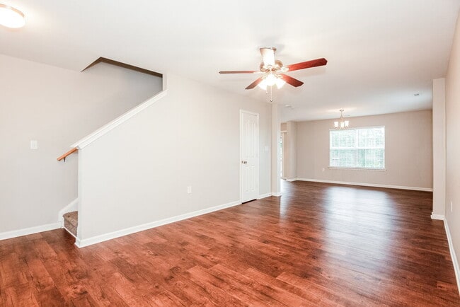 Photo - 4905 Broad Leaf Ct