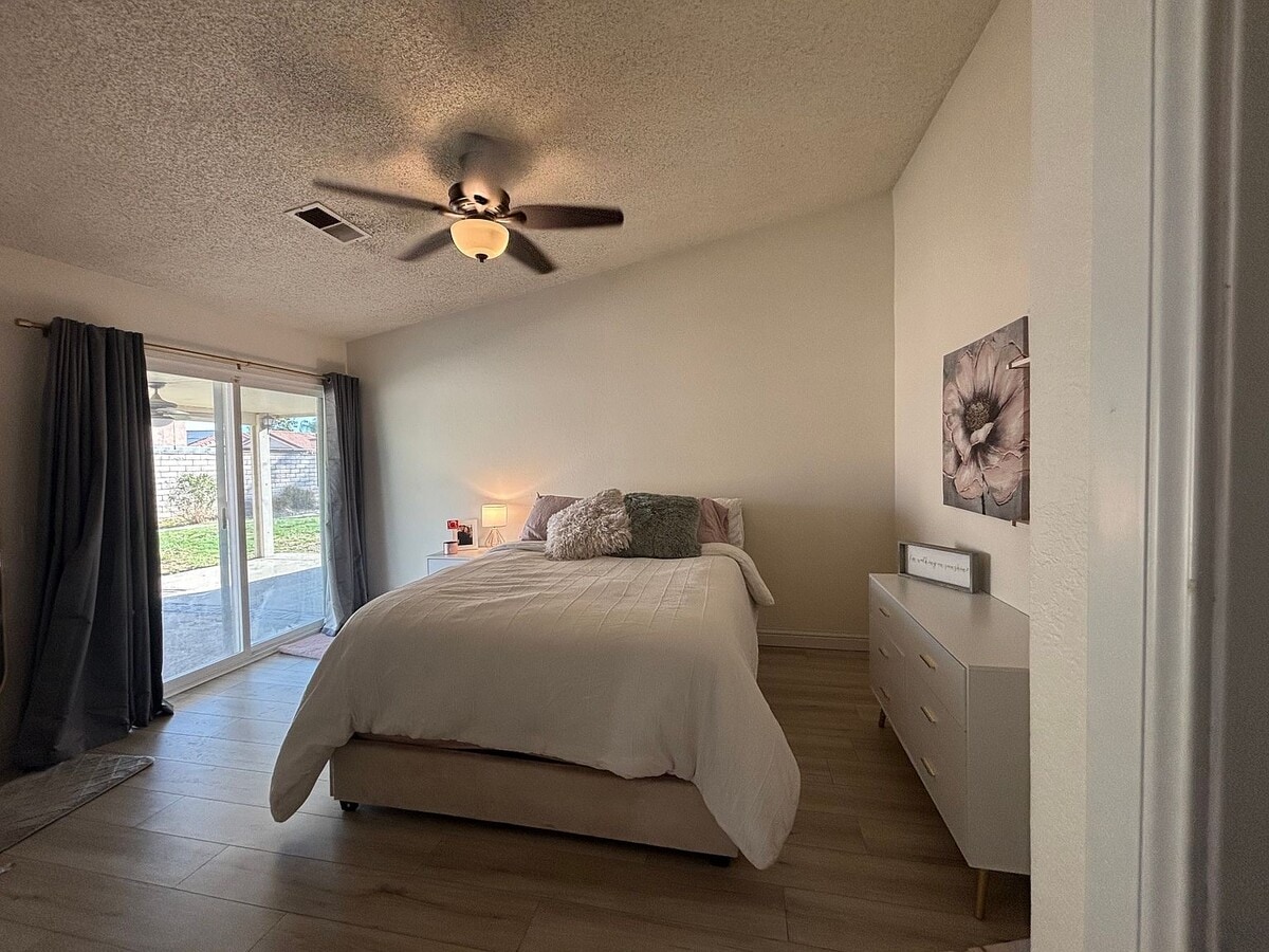 Photo - 8421 Decosta Ave