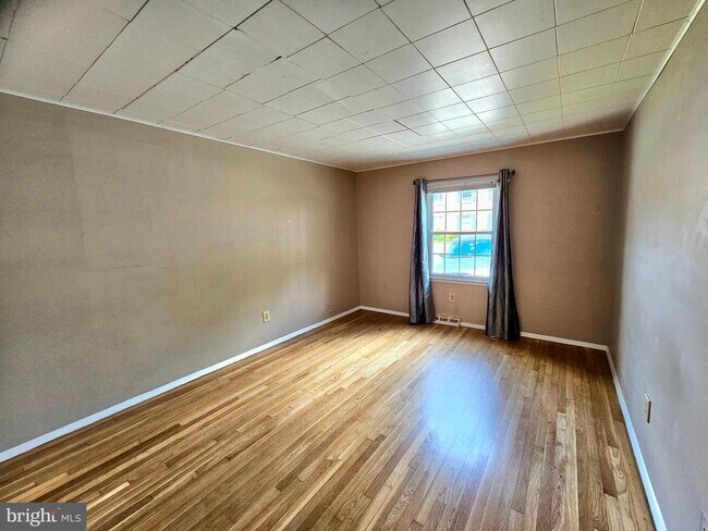 Photo - 2417 Barracks Pl Unit 1