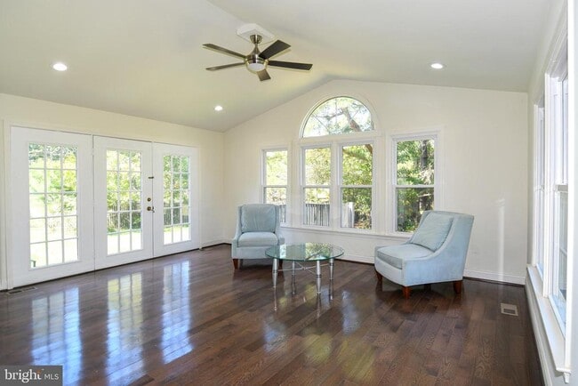 Photo - 8012 Wingate Dr