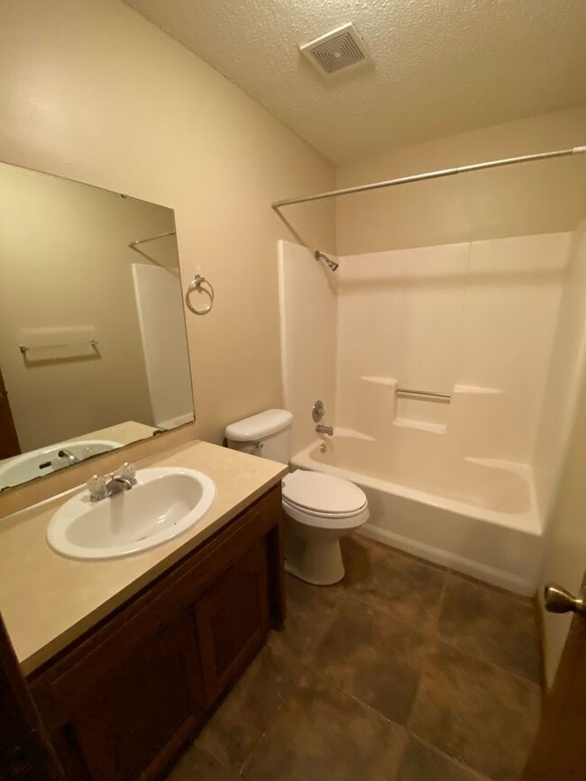 Photo - 2 bedroom 1.5 bath Townhome in a great location!