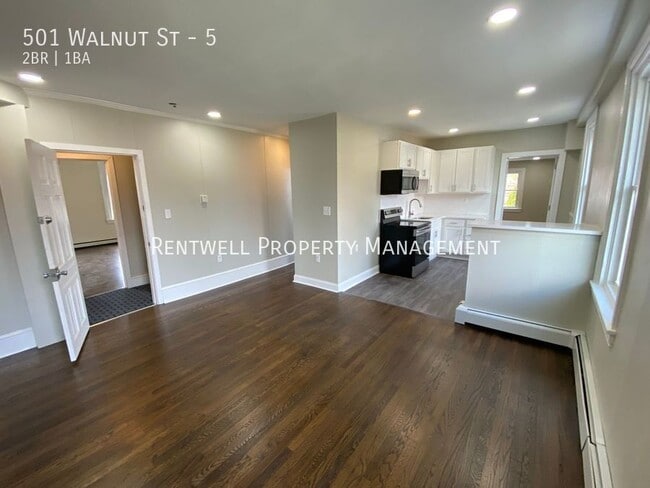 Building Photo - 501 Walnut St Unit 5