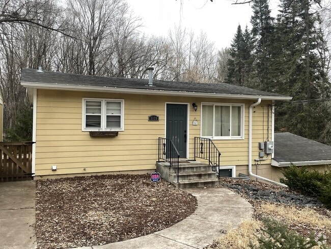Building Photo - 5139 Beacon Hill Rd Rental