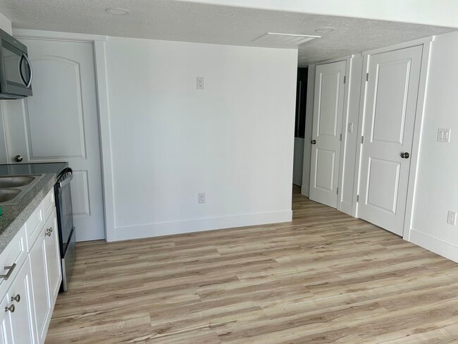 Photo - 1313 W Caine Dr