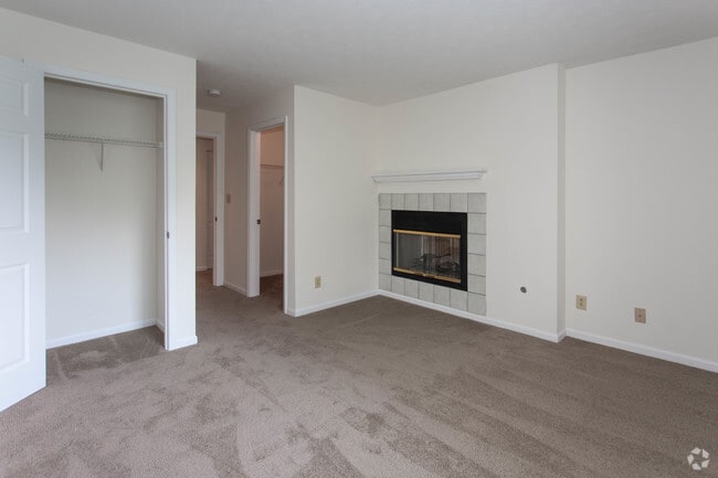 Cambridge II - 1 Bed/ 1 Bath (Upper Floor Apartment)