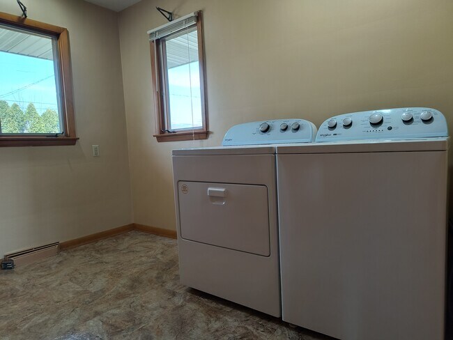 Photo - 2105 Denton St