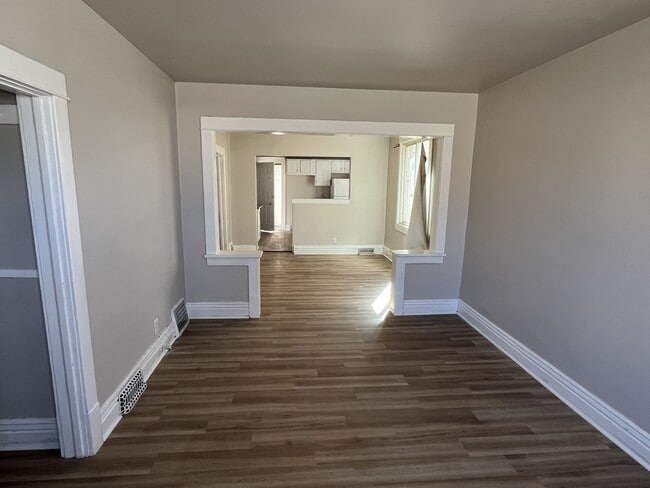 Photo - 434 Harbison Ave W