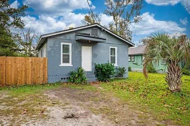 Building Photo - 256 Vernis Ave