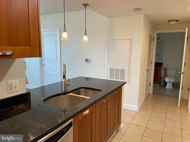 Building Photo - 2451 Midtown Ave Unit 701