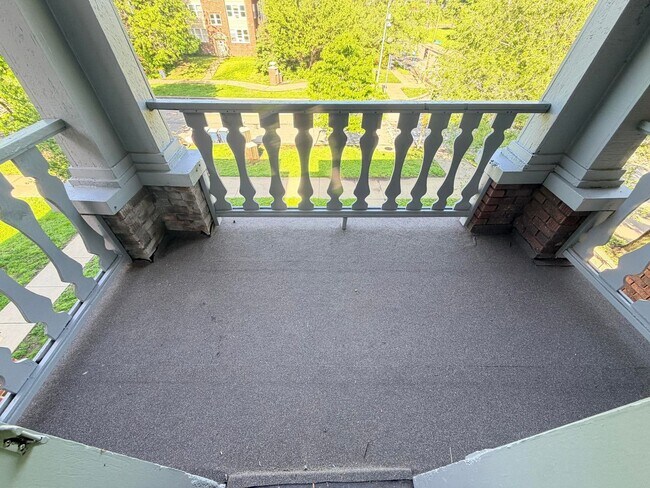 Photo - Benton Blvd 2-Bed Unit 2703-2