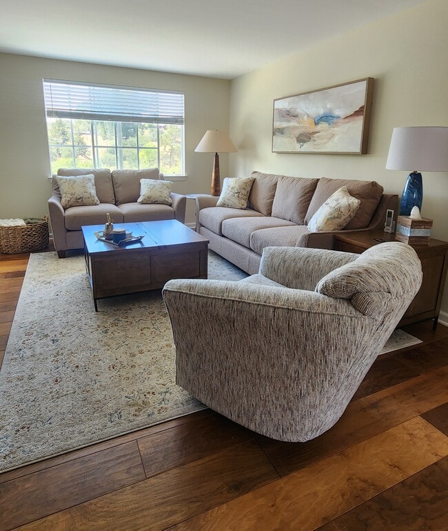 Cozy Living Room - 690 Kodiak Ln Unit Kodiak Kasita