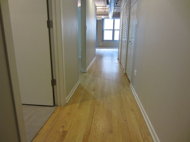 Photo - 933 W Van Buren St Unit 626