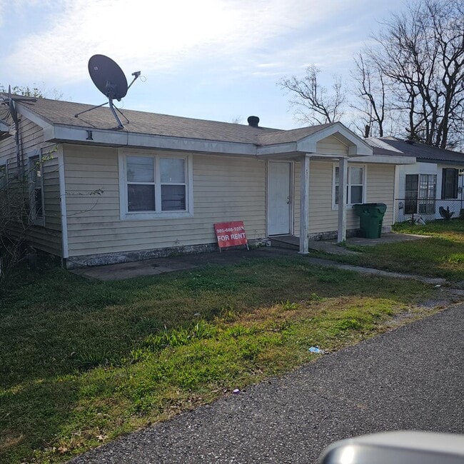 Photo - 401 St Louis St