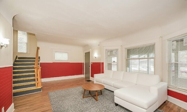 Photo - 10906 Grantwood Ave