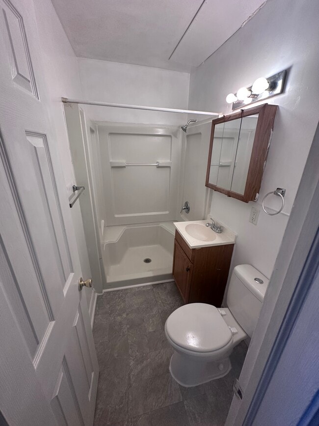 Baño - 339 E Bruce Ave Unidad 2