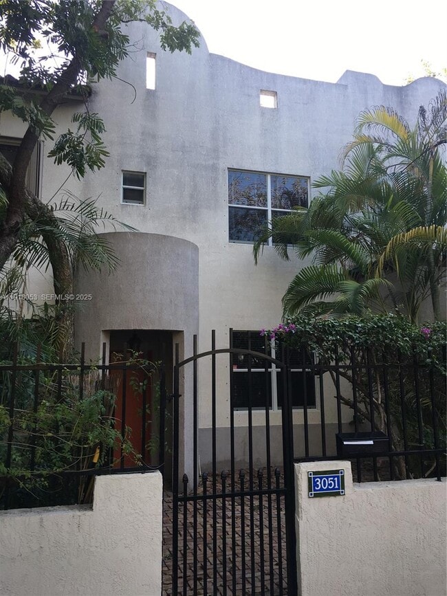 Photo - 3051 Center St