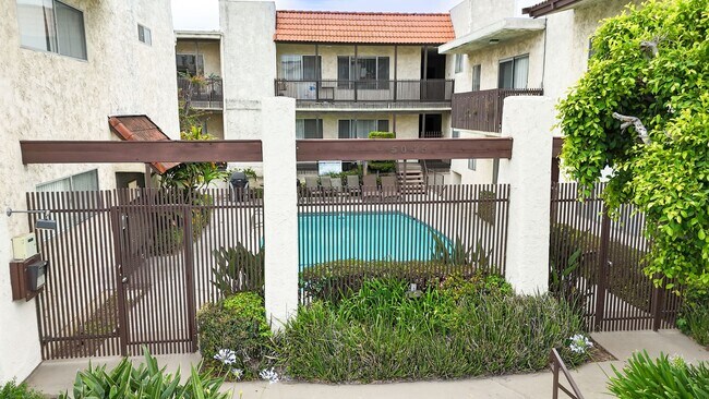 Building Photo - Woodman Apartments