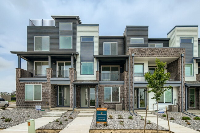 Building Photo - 16609 Promenade St Rental