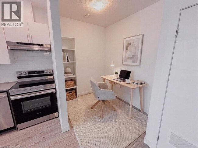 Photo - 1434 Highland Rd W Unit 209
