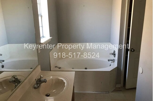 Photo - 3 Bed 2 Bath Broken Arrow