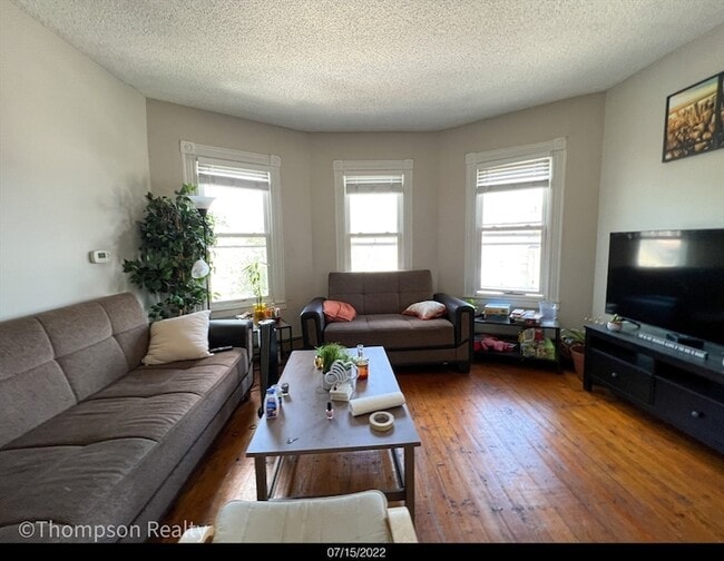 Building Photo - 372 Medford St