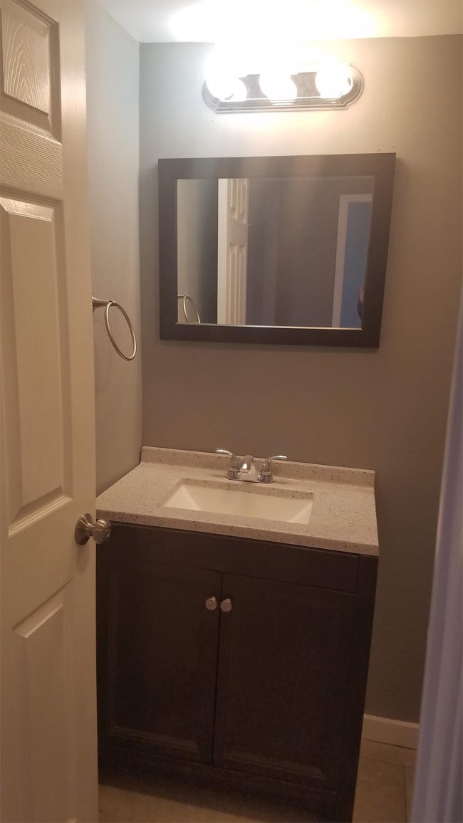 Photo - 858 Whitney Ave